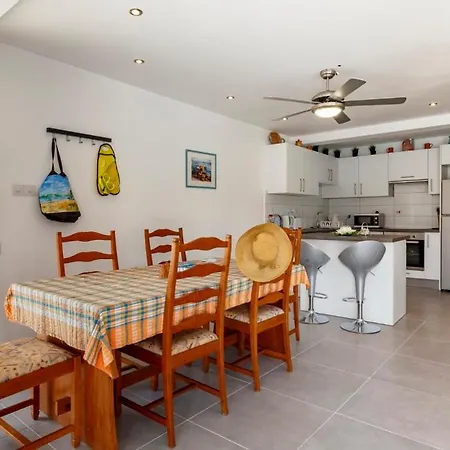 Coral Bay Sea Breeze - 2 Bedroom 아파트 *